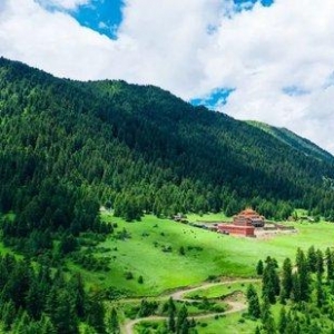 不到20℃的雪山秘境 一路看尽湖泊草原